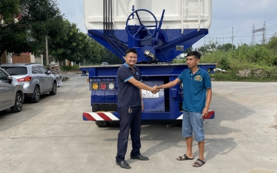 Bàn giao xe rơ mooc cám trục vít 58 khối về Đăk Lăk 