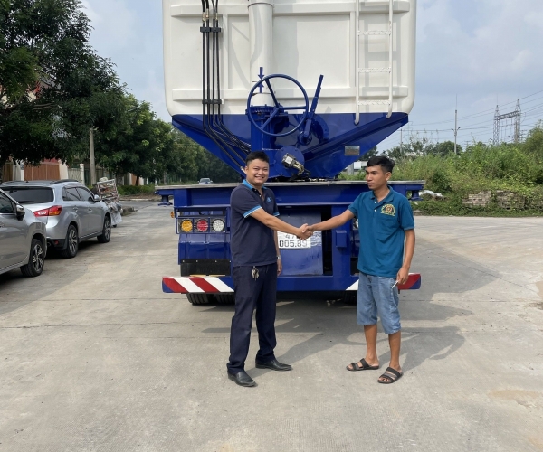 Romooc bồn chở cám ( Thức ăn Gia Súc) 58 khối 2024